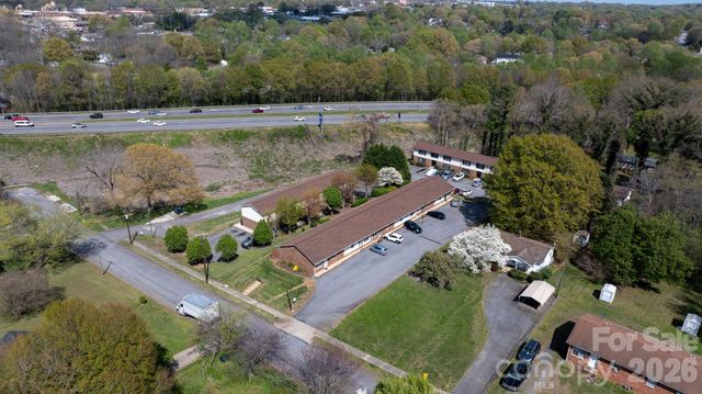 525 12th Street SW 26, Hickory, NC 28602