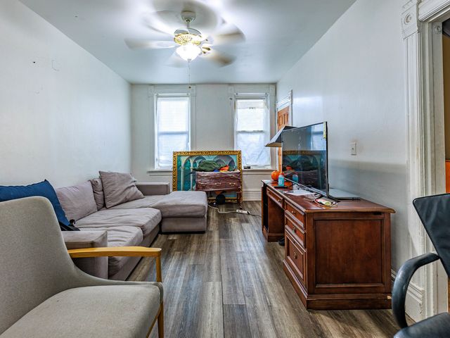 2016 W 22nd Place, Chicago, IL 60608