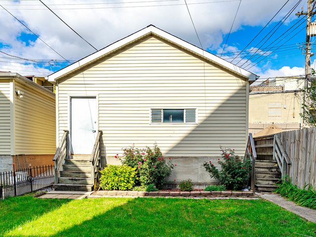 2016 W 22nd Place, Chicago, IL 60608