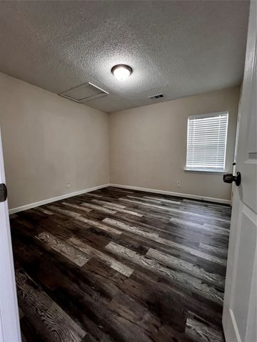 2839 E OVERTON Road, Dallas, TX 75216