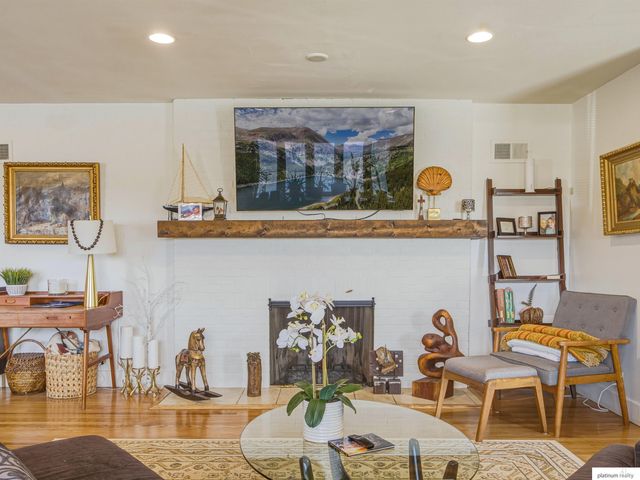 10324 Hilltop Road, Omaha, NE 68134