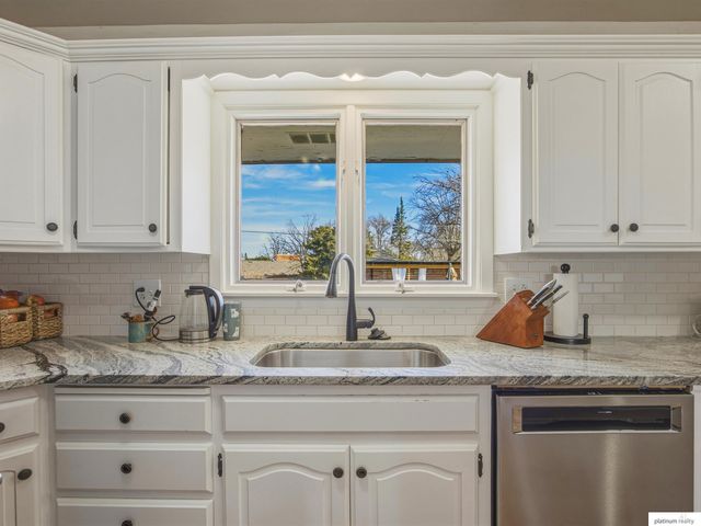 10324 Hilltop Road, Omaha, NE 68134