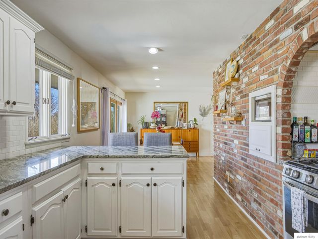 10324 Hilltop Road, Omaha, NE 68134