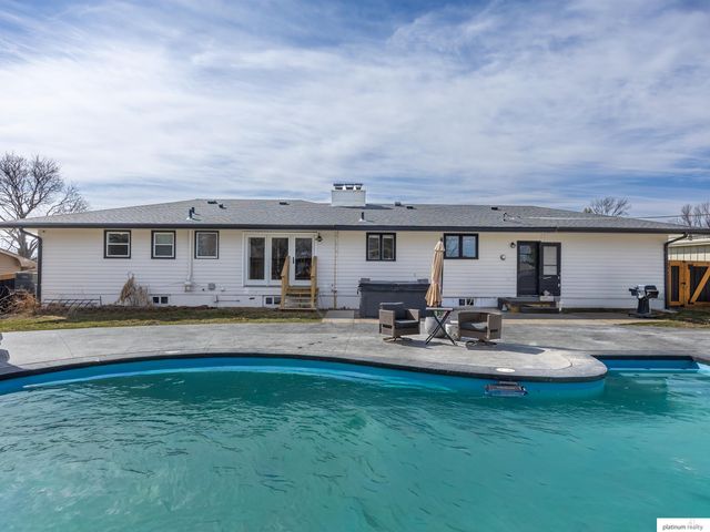 10324 Hilltop Road, Omaha, NE 68134