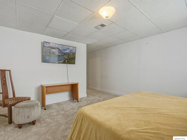 10324 Hilltop Road, Omaha, NE 68134