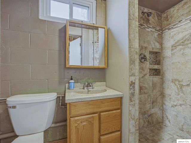 10324 Hilltop Road, Omaha, NE 68134
