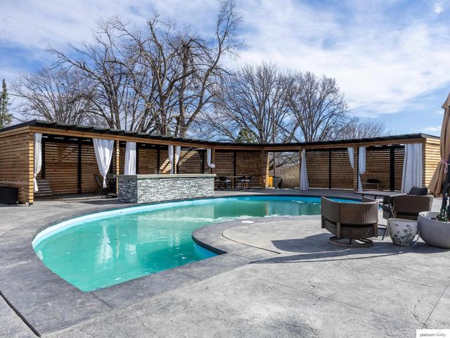 10324 Hilltop Road, Omaha, NE 68134