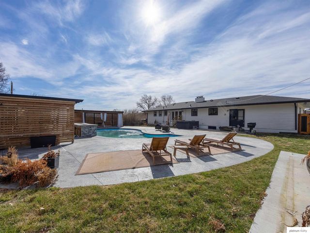 10324 Hilltop Road, Omaha, NE 68134