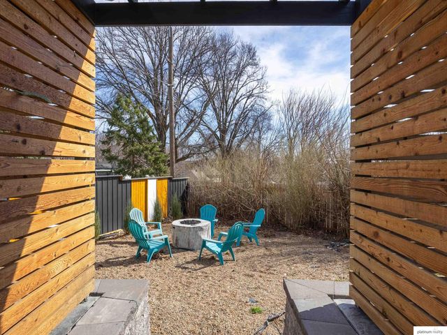 10324 Hilltop Road, Omaha, NE 68134