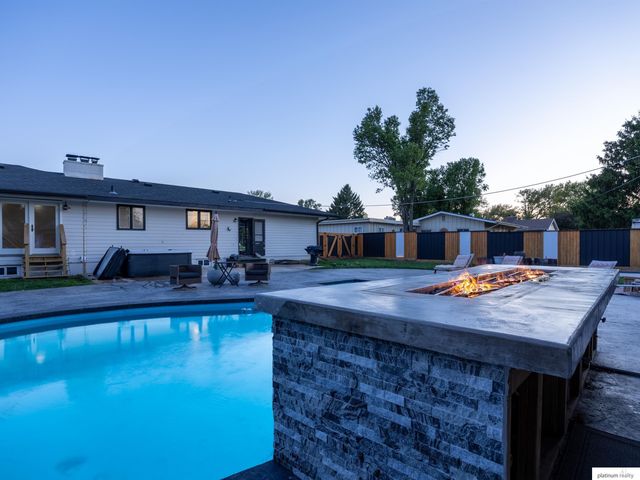 10324 Hilltop Road, Omaha, NE 68134