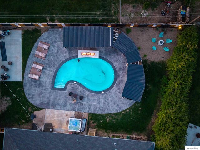 10324 Hilltop Road, Omaha, NE 68134