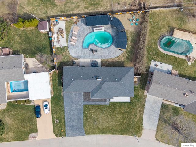 10324 Hilltop Road, Omaha, NE 68134
