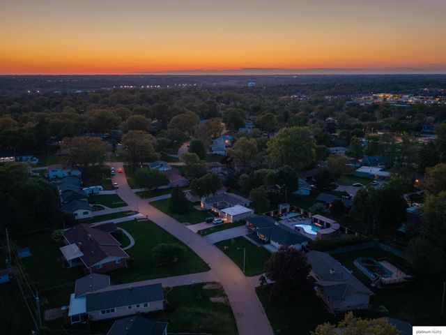 10324 Hilltop Road, Omaha, NE 68134