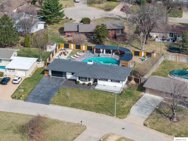 10324 Hilltop Road, Omaha, NE 68134