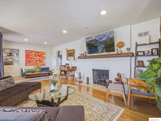 10324 Hilltop Road, Omaha, NE 68134