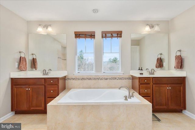 1006 HUNTERS KNLS, Myersville, MD 21773