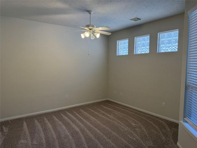 27 Yacht Harbor, Montgomery, TX 77356