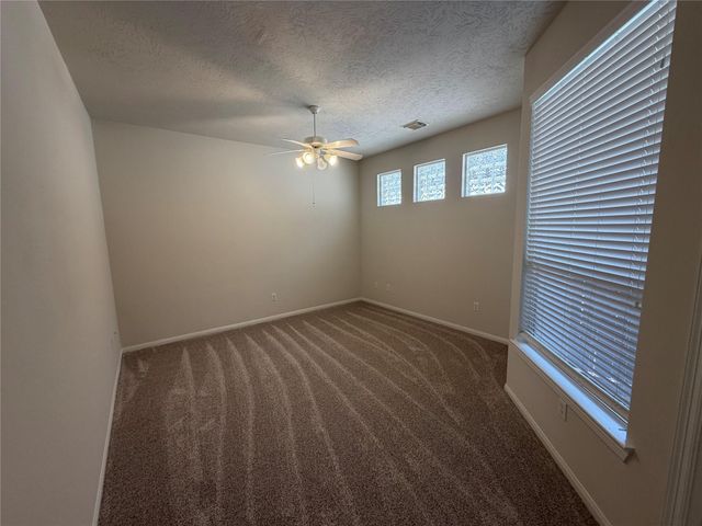 27 Yacht Harbor, Montgomery, TX 77356