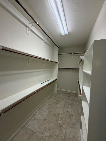 27 Yacht Harbor, Montgomery, TX 77356