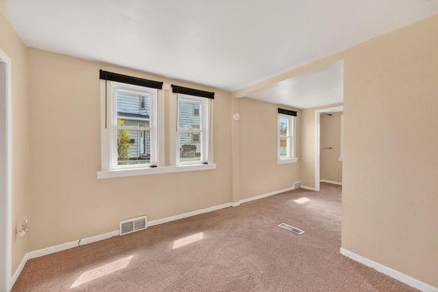 3561 S 31st STREET, Greenfield, WI 53221