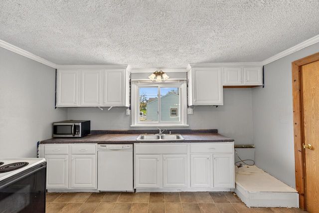 3561 S 31st STREET, Greenfield, WI 53221