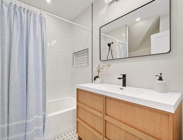 1078 Main Street 1, Melrose, MA 02176