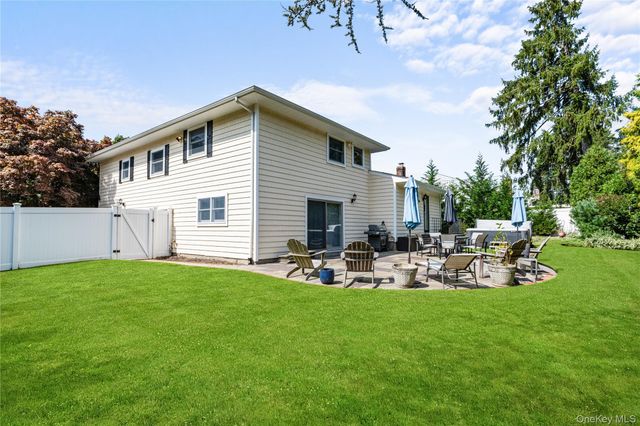71 Roosevelt Drive, East Norwich, NY 11732