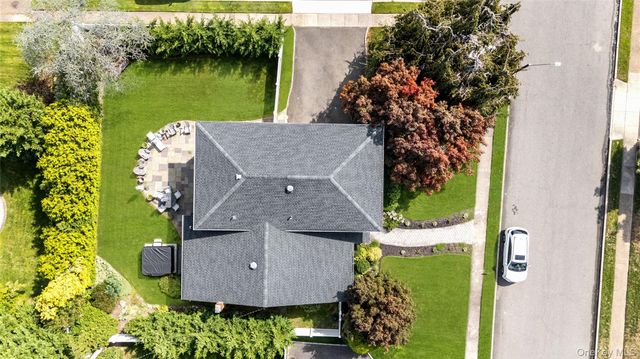 71 Roosevelt Drive, East Norwich, NY 11732