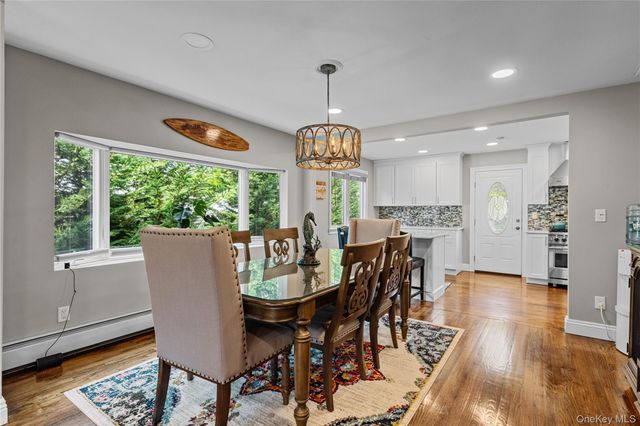 71 Roosevelt Drive, East Norwich, NY 11732