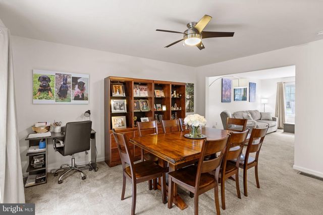 287 SUNRISE DR, Henryville, PA 18332