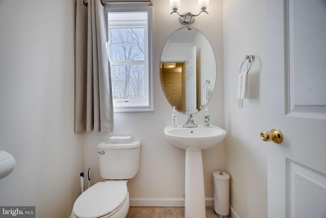 287 SUNRISE DR, Henryville, PA 18332