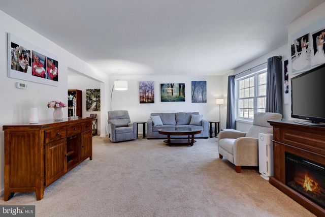 287 SUNRISE DR, Henryville, PA 18332