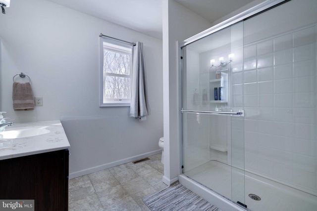 287 SUNRISE DR, Henryville, PA 18332