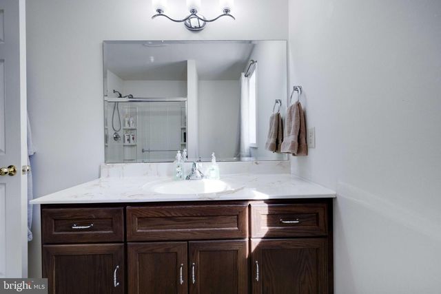 287 SUNRISE DR, Henryville, PA 18332