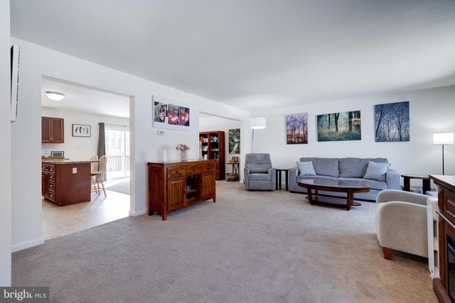 287 SUNRISE DR, Henryville, PA 18332