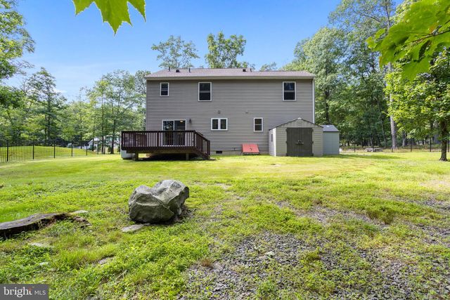 287 SUNRISE DR, Henryville, PA 18332