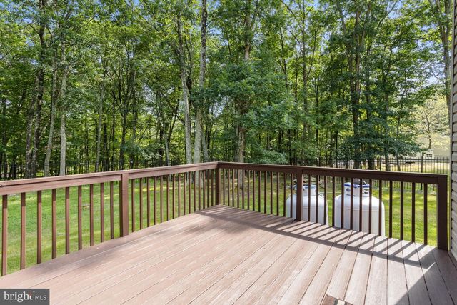 287 SUNRISE DR, Henryville, PA 18332