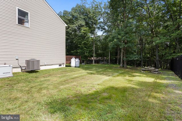 287 SUNRISE DR, Henryville, PA 18332