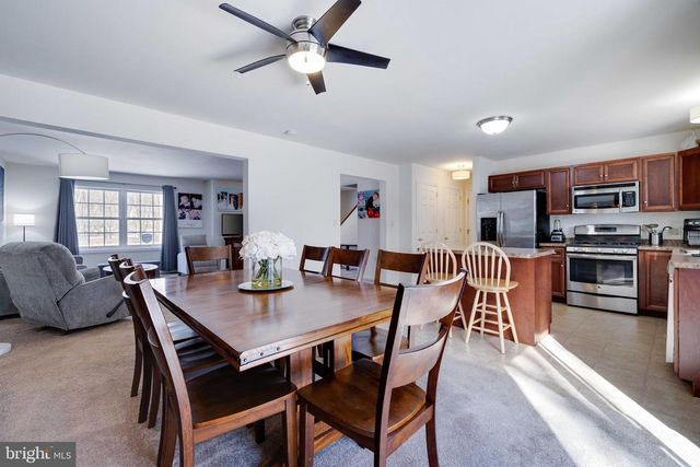 287 SUNRISE DR, Henryville, PA 18332