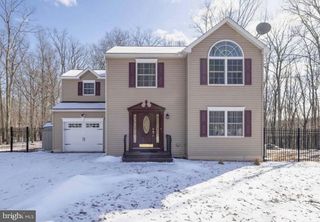 287 SUNRISE DR, Henryville, PA 18332