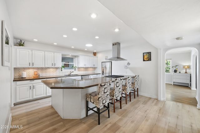 8001 N 5TH Avenue, Phoenix, AZ 85021