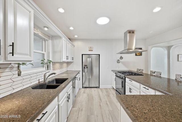 8001 N 5TH Avenue, Phoenix, AZ 85021