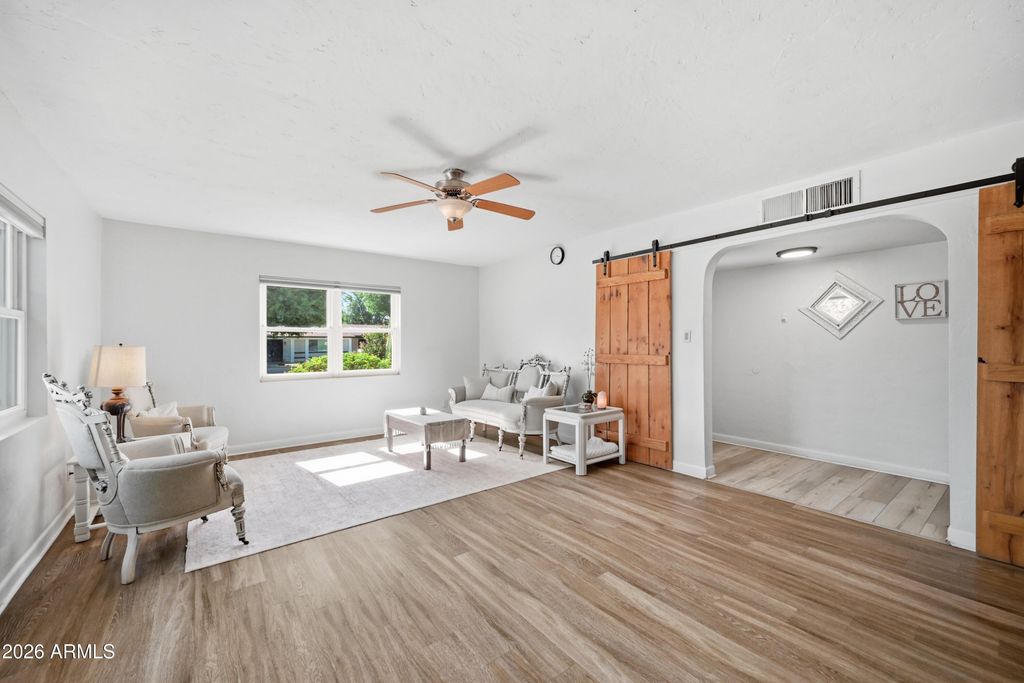 8001 N 5TH Avenue, Phoenix, AZ 85021