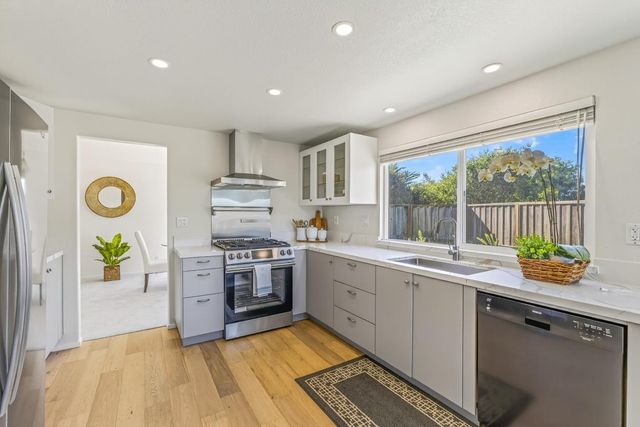 3245 Estrella Del Mar Way, Marina, CA 93933