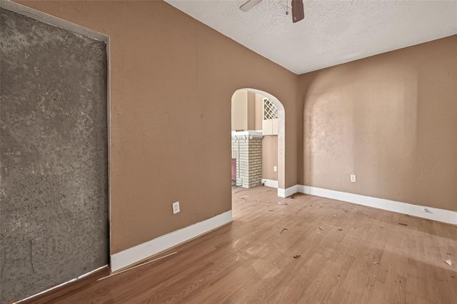 4016 Woodleigh Street, Houston, TX 77023