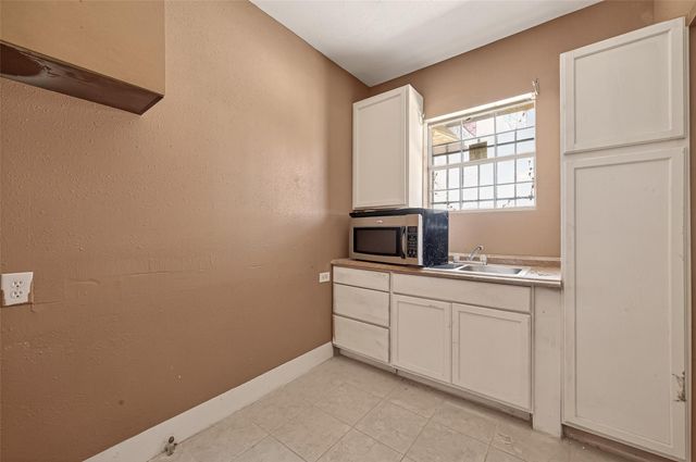 4016 Woodleigh Street, Houston, TX 77023