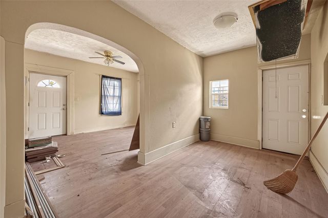 4016 Woodleigh Street, Houston, TX 77023