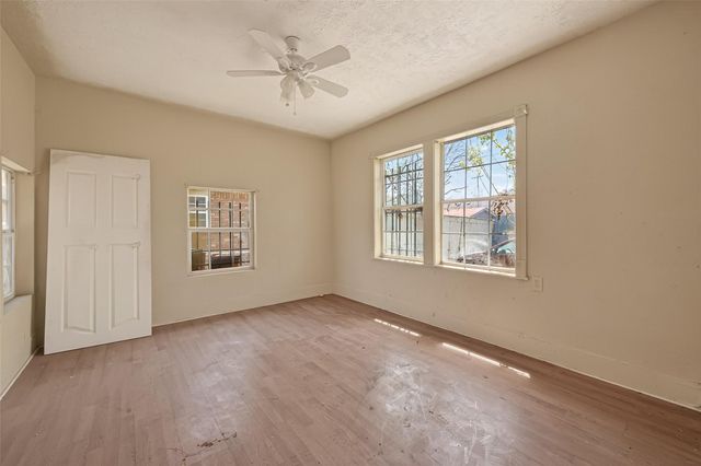 4016 Woodleigh Street, Houston, TX 77023