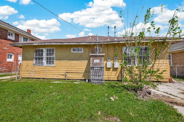 4016 Woodleigh Street, Houston, TX 77023