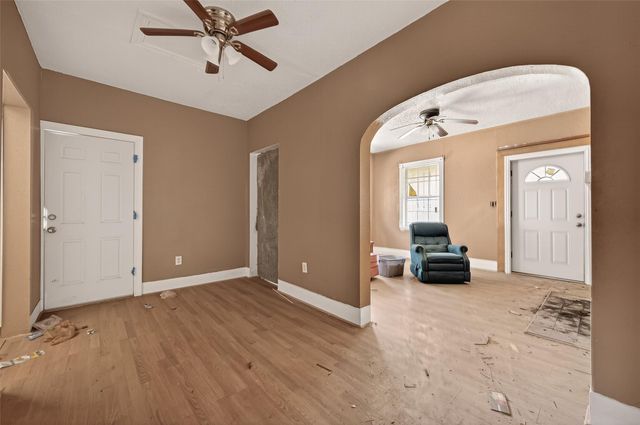 4016 Woodleigh Street, Houston, TX 77023